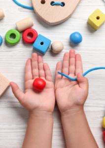 Lee más sobre el artículo Desarrollo de la motricidad gruesa y fina en niños
