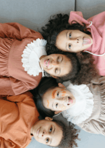 Lee más sobre el artículo Emociones en la primera infancia: claves para un desarrollo integral desde los primeros años